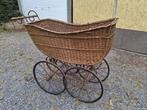 Antieke rieten kinderwagen, Ophalen