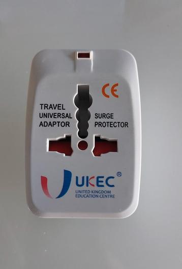 Adaptateur de voyage universel neuf 