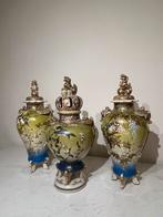 Garniture de trois vases couverts style Satsuma / Japonais, Enlèvement ou Envoi