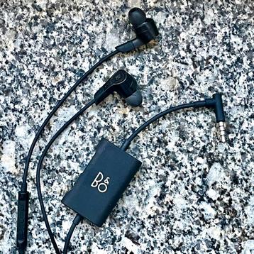 Bang & Olufsen E4-koptelefoon - met bekabeling beschikbaar voor biedingen