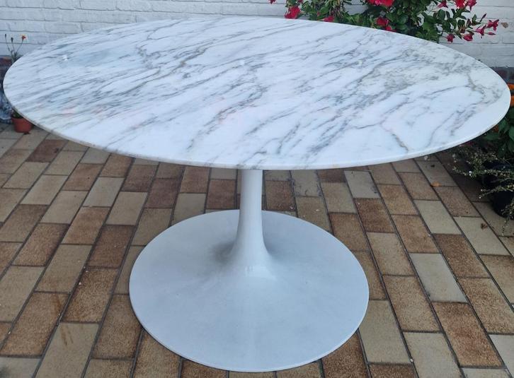 Te koop Arkana Tafel- Marmer & Metaal, Originele merk, Huis en Inrichting, Tafels | Eettafels, Gebruikt, 100 tot 150 cm, 100 tot 150 cm