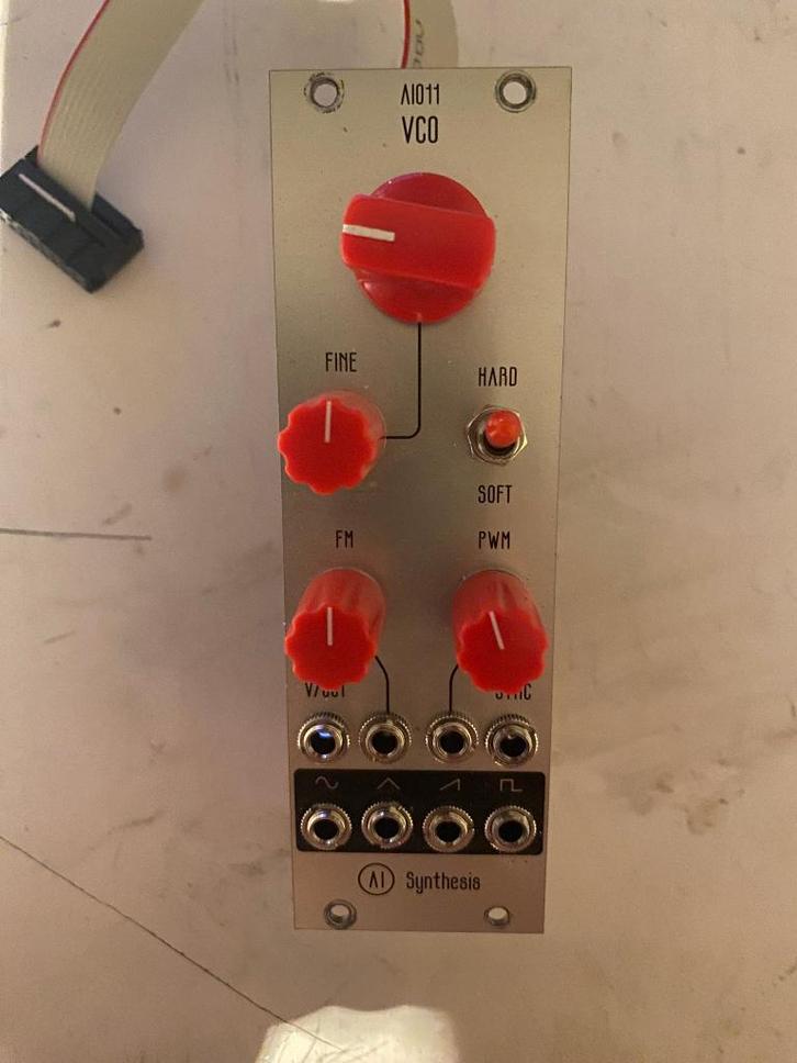 AI Synthesis (ALU-RED) - Voltage Controlled Oscillator, Muziek en Instrumenten, Soundmodules, Gebruikt, Ophalen of Verzenden