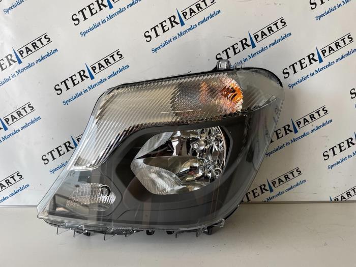 Phare gauche d'un Mercedes Sprinter, Autos : Pièces & Accessoires, Éclairage, Mercedes-Benz, Neuf, 12 mois de garantie, Enlèvement ou Envoi