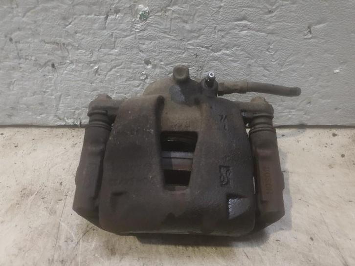 REMKLAUW LINKS VOOR Opel Corsa D (01-2006/12-2014), Auto-onderdelen, Remmen en Aandrijving, Opel, Gebruikt