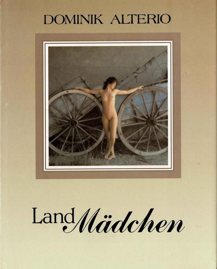 Land-Mädchen - Dominik Alterio, Boeken, Kunst en Cultuur | Fotografie en Design, Gelezen, Ophalen of Verzenden
