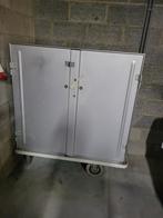 Desserte en aluminium sur roulettes