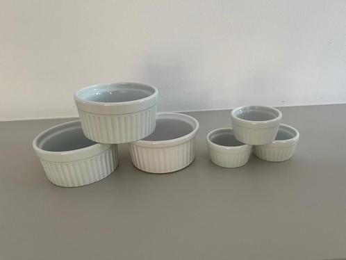 Witte porseleinen potjes- 5 cm (20 stuks) en 9 cm (10 stuks), Maison & Meubles, Cuisine | Vaisselle, Comme neuf, Récipient(s)