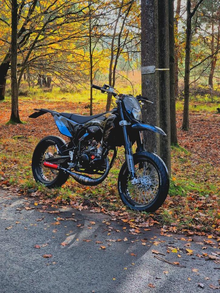 Sherco 50 rm rs black moon (duurdere versie), Fietsen en Brommers, Brommers | Crossbrommers, Ophalen