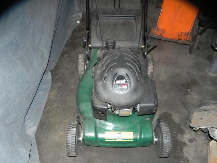 Grasmaaier benzine MTD 530, Tuin en Terras, Grasmaaiers, Gebruikt, Benzine-grasmaaier, 40 t/m 49 cm, Cirkelmaaier, Opvangzak, Ophalen