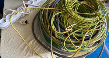 Elektrische materiaal beschikbaar voor biedingen