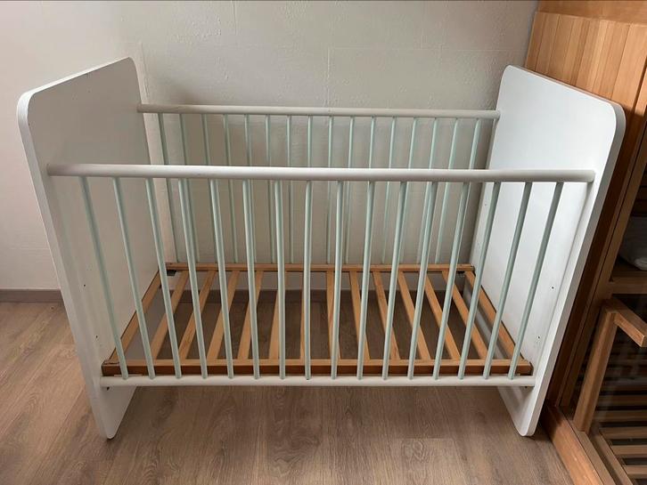 Baby/kinderbed met spijlen (meegroeibed), Kinderen en Baby's, Babywiegjes en Ledikanten, Gebruikt, Ophalen