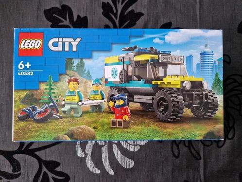 LEGO City 4x4 Terrain Ambulance reddingsactie - 40582, Kinderen en Baby's, Speelgoed | Duplo en Lego, Nieuw, Lego, Complete set