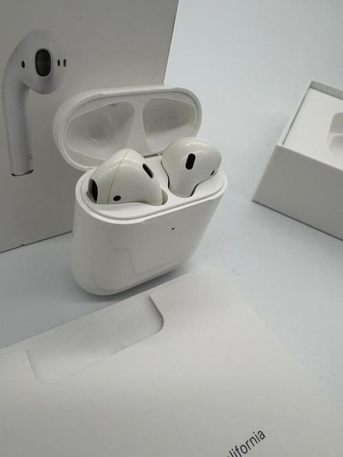 Airpods 2nd generation met draadloze oplaadcase (mediamarkt), Telecommunicatie, Mobiele telefoons | Oordopjes, Gebruikt, Ophalen of Verzenden