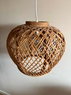 Opengewerkte hanglamp van bamboe Maisons du Monde, Huis en Inrichting, Lampen | Hanglampen, Ophalen, Zo goed als nieuw, Hout