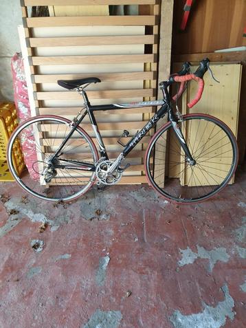 koersfiets jongen Trek SL1000 beschikbaar voor biedingen