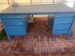 Bureau ijzer, Huis en Inrichting, Ophalen, Zo goed als nieuw, Bureau