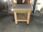 Belle et très solide table de travail sur roulettes !, Enlèvement, Comme neuf, Moins de 70 cm