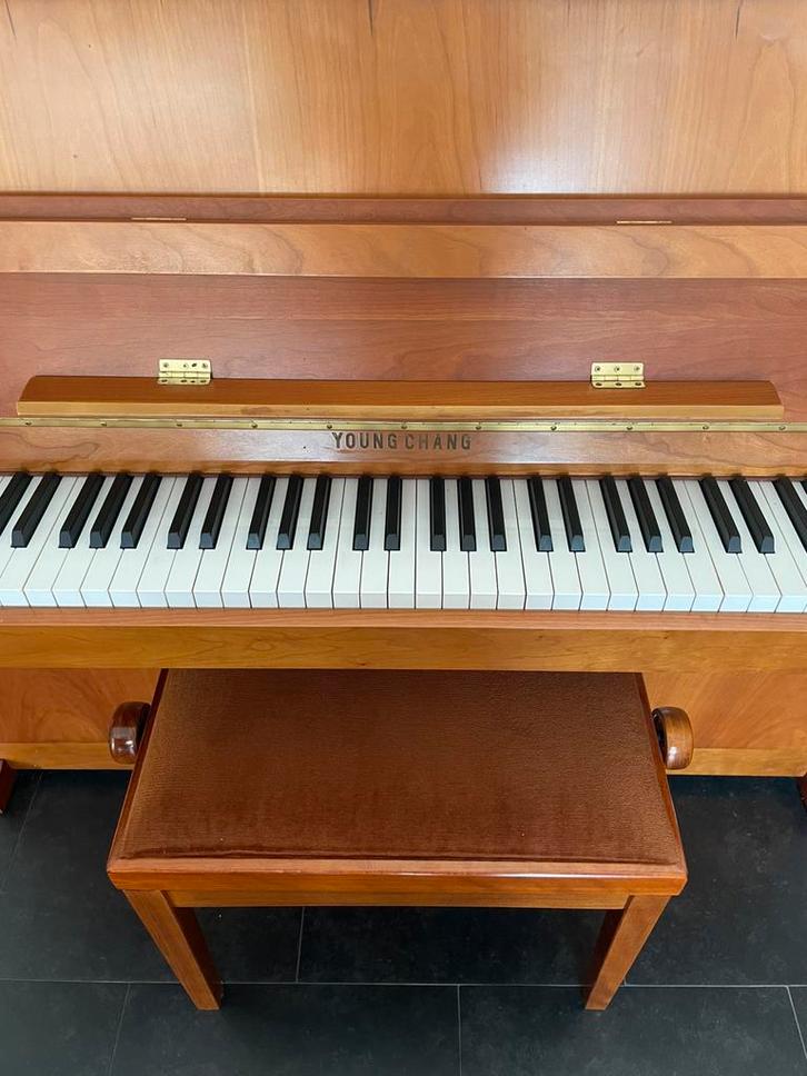 Young Chang GE-109 Kerselaar, Muziek en Instrumenten, Piano's, Zo goed als nieuw, Piano, Ophalen