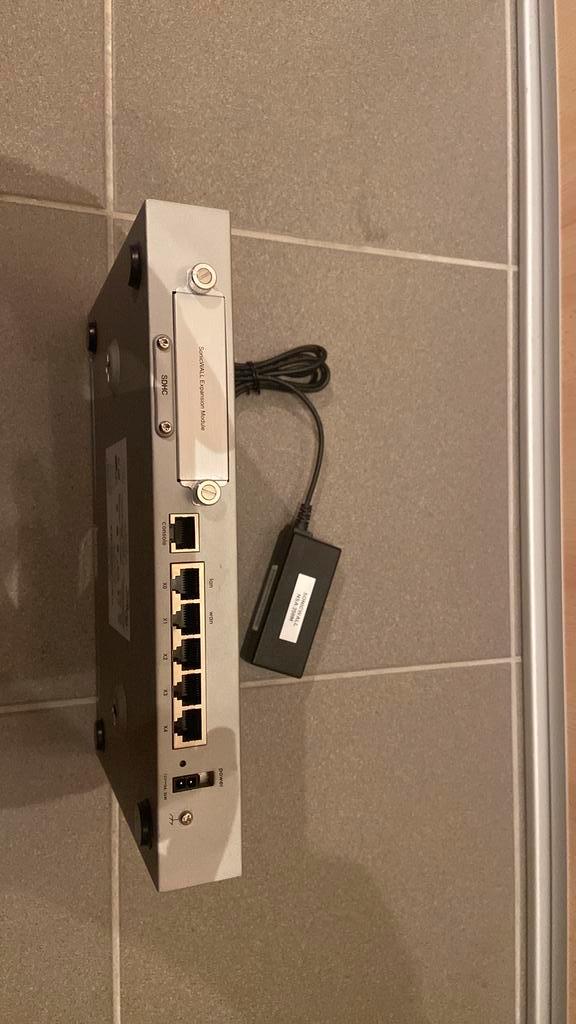 Sonicwall NSA 250M Firewall, Computers en Software, Netwerk switches, Zo goed als nieuw, Ophalen