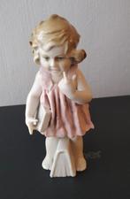 Beeldje "Meisje met boeken" porselein Karl Ens 1919-45, Antiek en Kunst, Ophalen of Verzenden