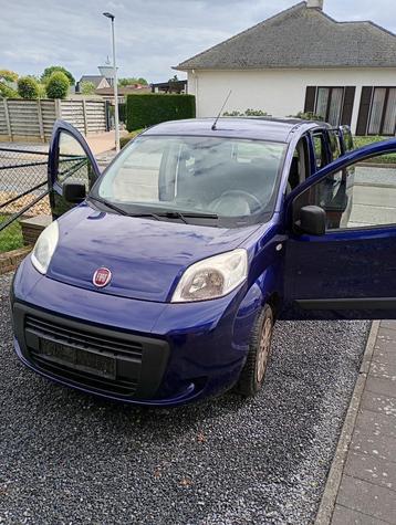 Fiat Qubo bj2013, Auto's, Voorwielaandrijving, Euro 5, 1360 cc, Zwart