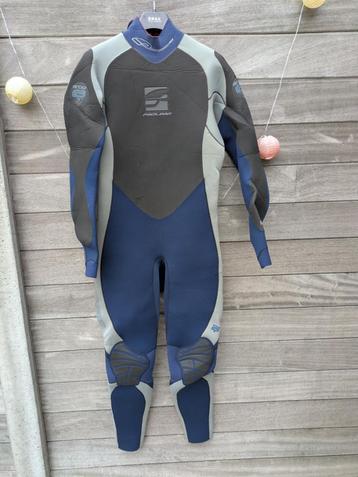 Surfpak 4/3mm maat 52/L beschikbaar voor biedingen