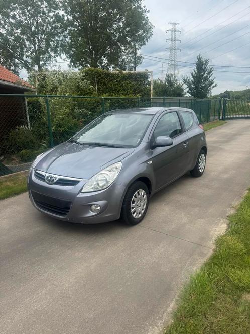 Hyundai i20 1.3 benzine met keuring voor verkoop 2250 euro, Auto's, Hyundai, Particulier, Te koop, i20, ABS, Airbags, Alarm, Bluetooth
