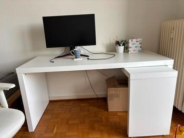 IKEA Malm Bureau met uittrekbaar blad, wit, 151x65 cm beschikbaar voor biedingen