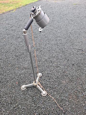 Staande lamp  beschikbaar voor biedingen