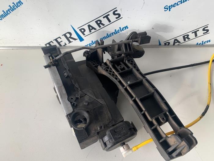 Deurslot Mechaniek 4Deurs rechts-voor van een Mercedes A-Kla, Auto-onderdelen, Carrosserie, Mercedes-Benz, Gebruikt, 3 maanden garantie
