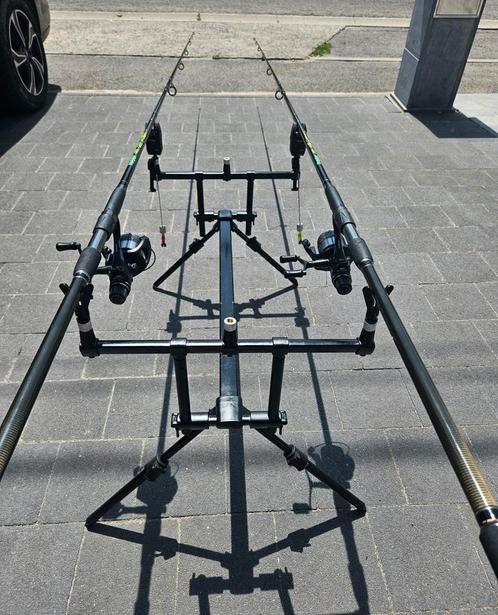 Complete uitrusting voor karpers, Watersport en Boten, Hengelsport | Algemeen, Zo goed als nieuw, Molen, Ophalen
