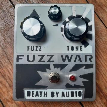 Death by audio Fuzz War beschikbaar voor biedingen