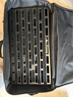 Pedalboard rockboard avec alimentation, Muziek en Instrumenten, Behuizingen en Koffers, Ophalen, Zo goed als nieuw