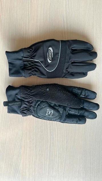 Fietshandschoenen voor de winter beschikbaar voor biedingen