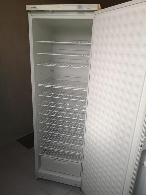 Frigo à vin Siemens grande capacite, Elektronische apparatuur, Koelkasten en IJskasten, Gebruikt, Zonder vriesvak, 200 liter of meer