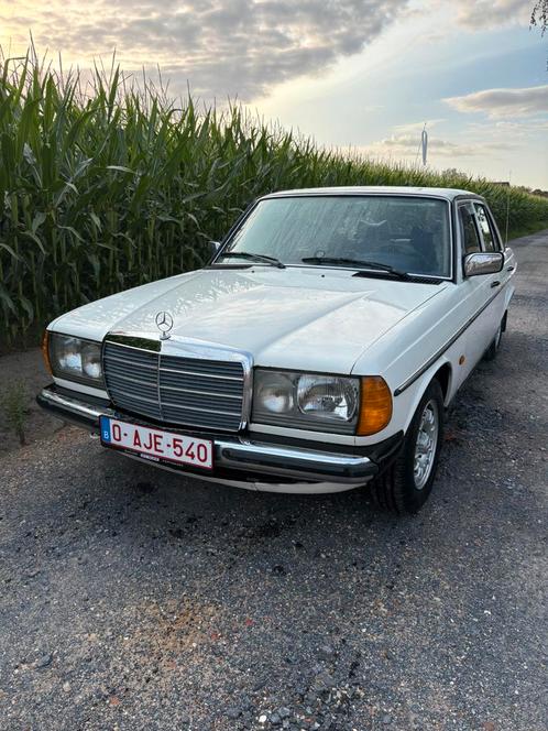 Mercedes 200D w123 goede staat Start en rijden gekeurd, Auto's, Mercedes-Benz, Particulier, 200-Serie, Diesel, Berline, 5 deurs