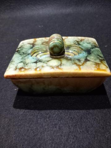 Art Deco keramische doos beschikbaar voor biedingen