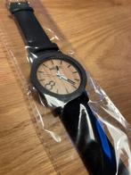 Nieuw horloge zwart met houtlook, Handtassen en Accessoires, Horloges | Dames, Overige merken, Polshorloge, Nieuw, Kunststof