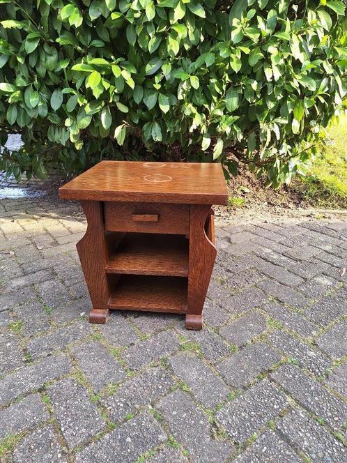 Solide lectuurbak in eiken fineer / krantenbak met la en pla, Huis en Inrichting, Woonaccessoires | Krantenbakken en Lectuurbakken