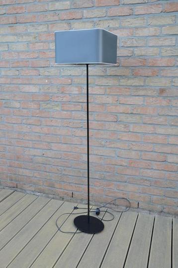 lampadaire beschikbaar voor biedingen