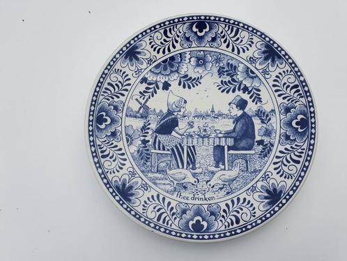 Sierbord Delfts Blauw “Thee drinken” Chemkefa, Holland, Antiek en Kunst, Antiek | Keramiek en Aardewerk, Ophalen of Verzenden