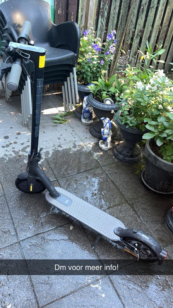 Xiaomi mi elektrische step in goede staat, met oplader., Fietsen en Brommers, Steps, Zo goed als nieuw, Elektrische step (E-scooter)