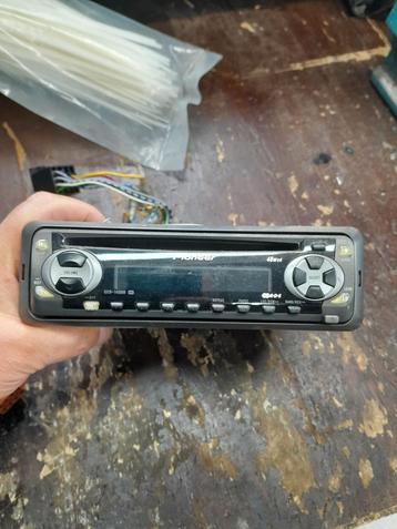 Autoradio  beschikbaar voor biedingen