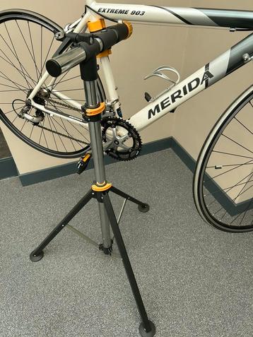 Tacx fiets montagesteun beschikbaar voor biedingen