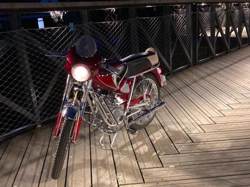 TYPHOON SUPER SPORT “63 TOTAAL GERESTAUREERD MOOIER DAN NIEU, Fietsen en Brommers, Brommers | Oldtimers, Overige merken, Klasse B (45 km/u)