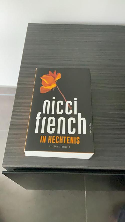 Nicci French - In hechtenis, Boeken, Thrillers, Zo goed als nieuw, Ophalen of Verzenden