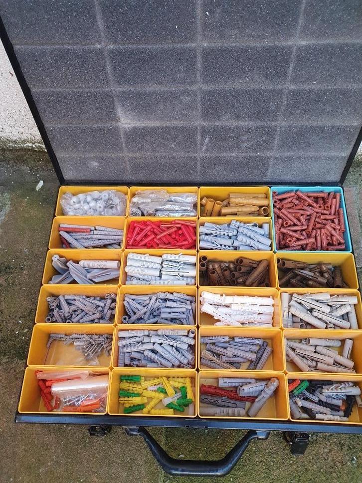 Syncro sorteer doos en Ironside sorteer doos, Doe-het-zelf en Bouw, Gereedschapskisten, Zo goed als nieuw, Ophalen