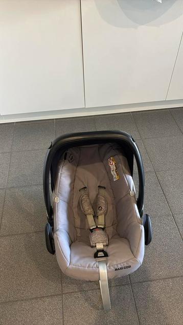 Maxi cosi  beschikbaar voor biedingen