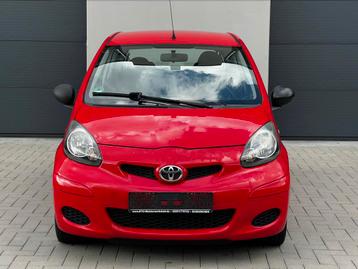 Toyota aygo//80,000km//gekeurd voor verkoop//2010bouwjaar beschikbaar voor biedingen