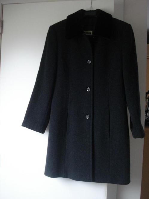 Yessica C&A wintermantel, dames. mt 40, Kleding | Dames, Jassen | Winter, Zo goed als nieuw, Maat 38/40 (M), Ophalen of Verzenden